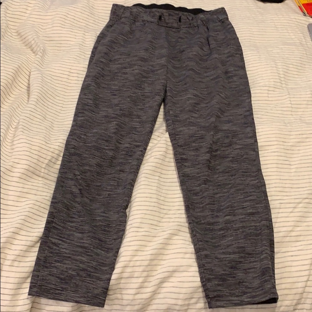 Lululemon On the Fly 7/8 pant size 6
